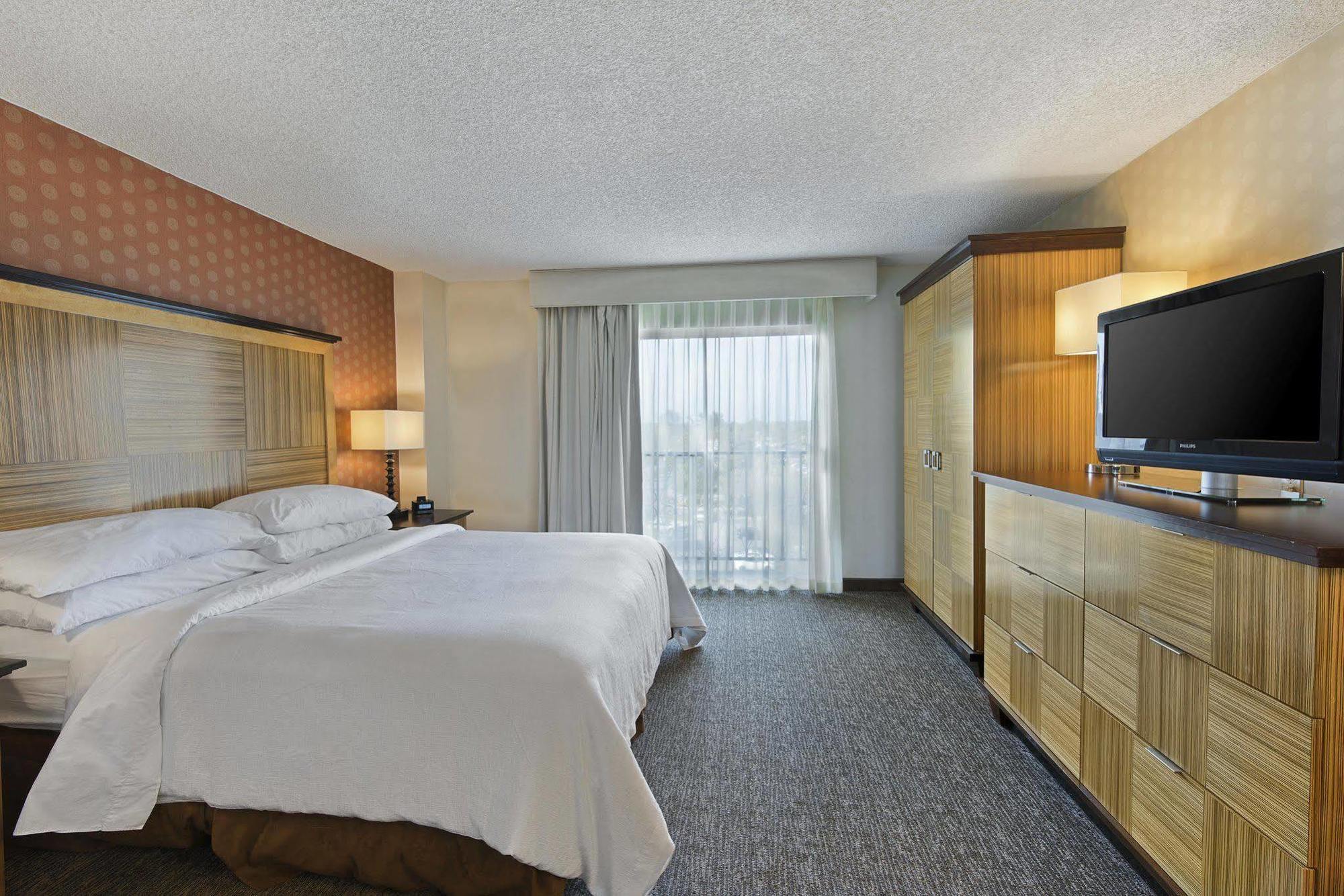 Embassy Angeles - 3*